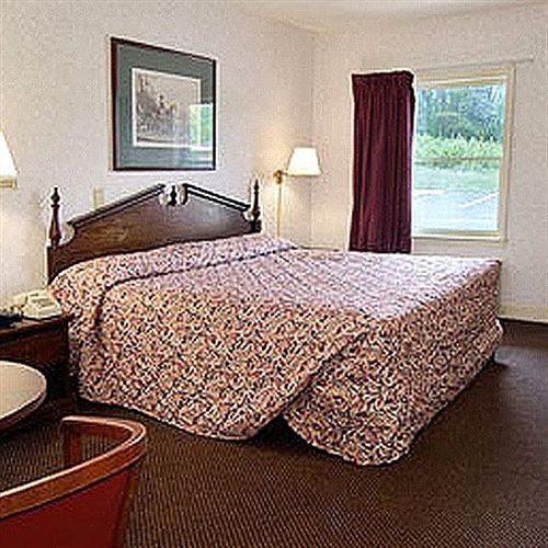 Econo Lodge فورست سيتي المظهر الخارجي الصورة