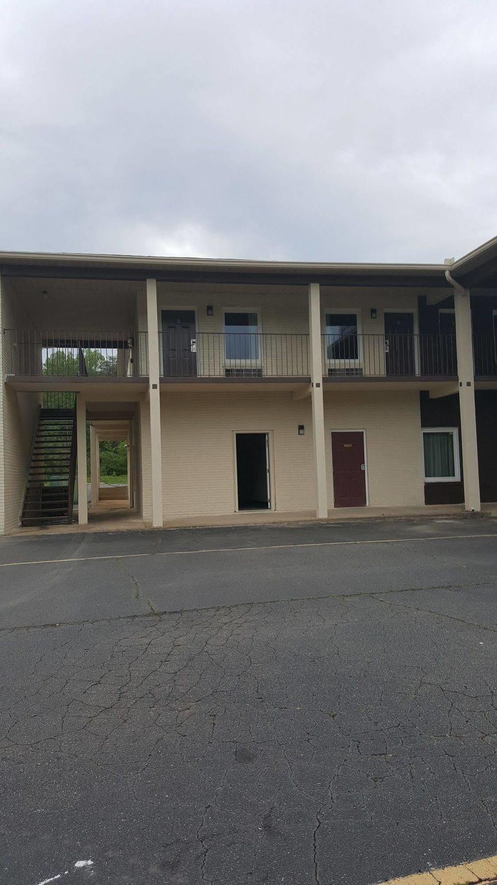 Econo Lodge فورست سيتي المظهر الخارجي الصورة